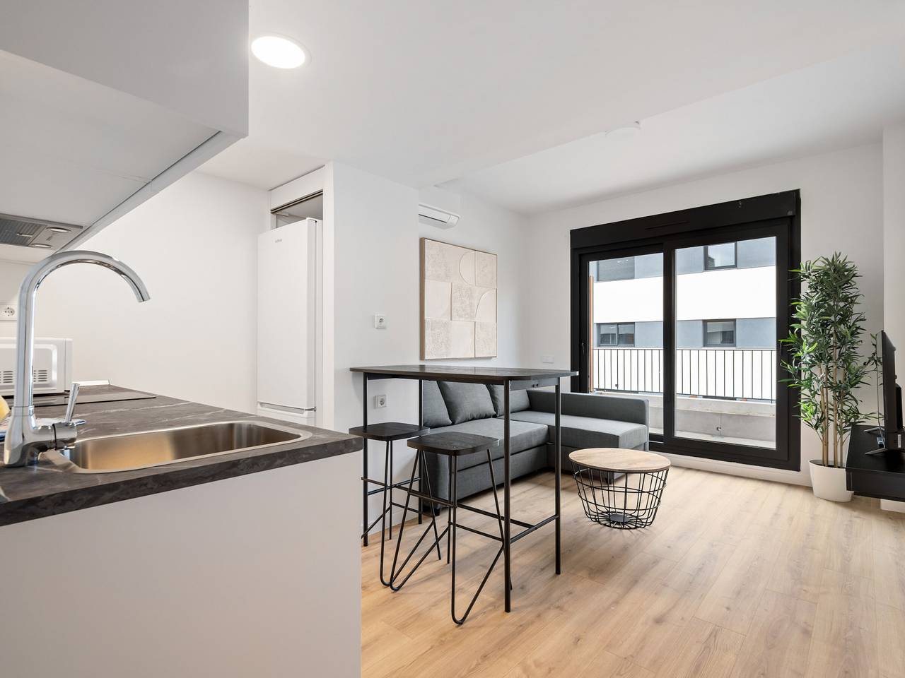 Hel lägenhet, Modern studio, Ac and pool - 2 guests in San Sebastián de los Reyes, Madrid Province