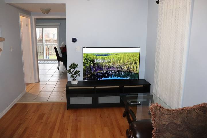 Location de vacances pour 8 personnes, avec terrasse et jardin à Ajax