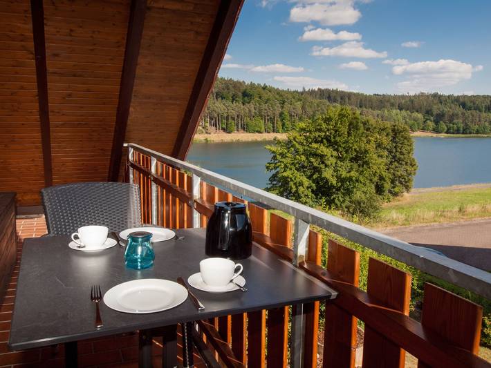 Ferienwohnung für 2 Personen, mit Balkon und Seeblick