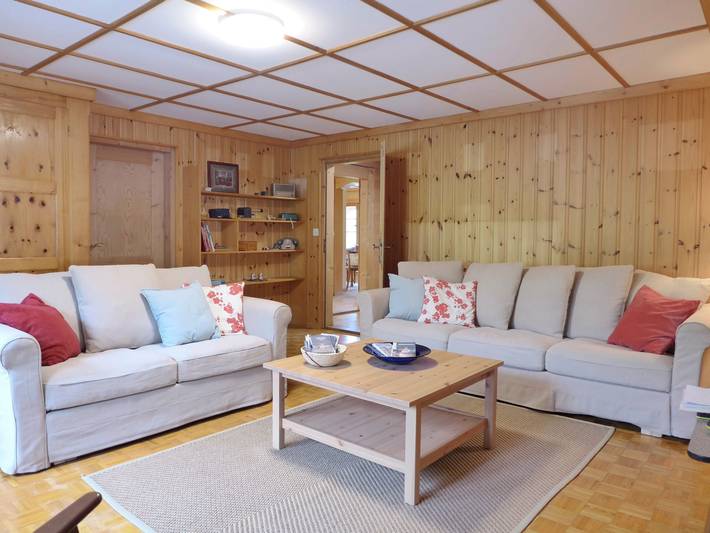 Ferienwohnung für 8 Personen, mit Ausblick und Garten sowie Balkon im Berner Oberland - 2