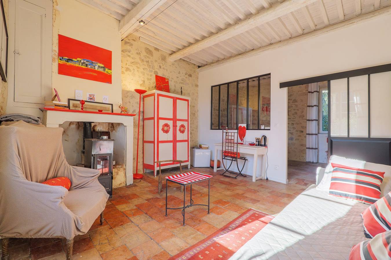 Chambre d’hôtes « Chambre Coquelicot » avec jardin partagé et Wi-Fi in Lagorce, Ardèche