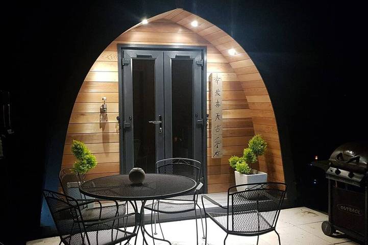 Cabaña de madera para 4 personas, con balcón además de jardín y jacuzzi - 1