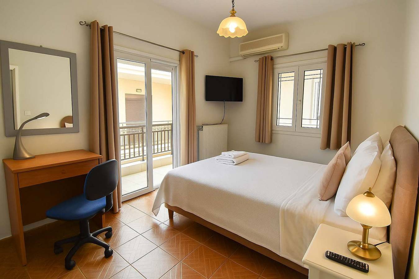 Ganze Wohnung, Cosmo Room 1 | Seaside Retreat | Monemvasia Castle in Gefira, Peloponnes