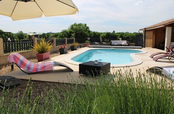 Chambre d’hôte pour 3 personnes, avec jardin et piscine