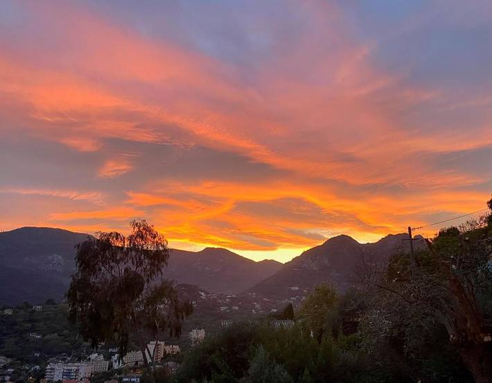 Villa pour 8 personnes, avec piscine ainsi que jardin et jacuzzi à Menton - 4