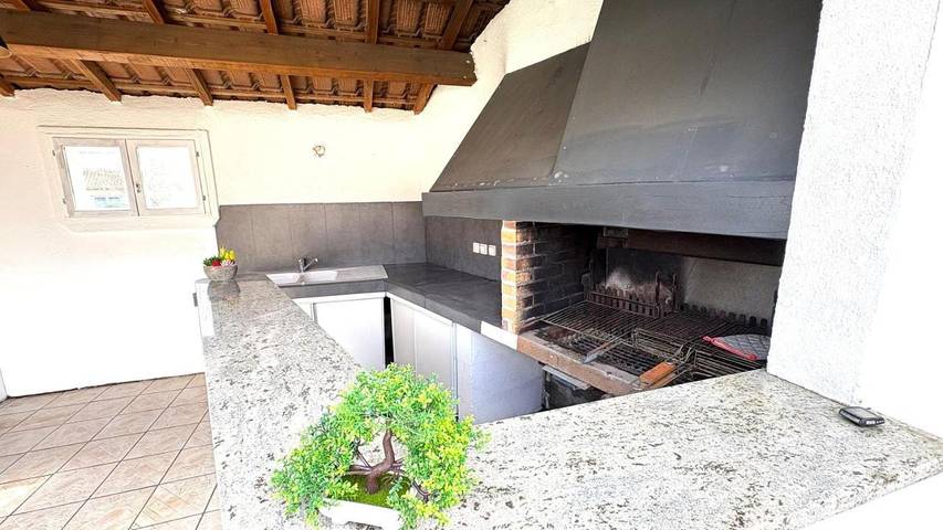 Location de vacances pour 15 personnes, avec terrasse ainsi que piscine et vue, animaux acceptés à Fabrègues - 2