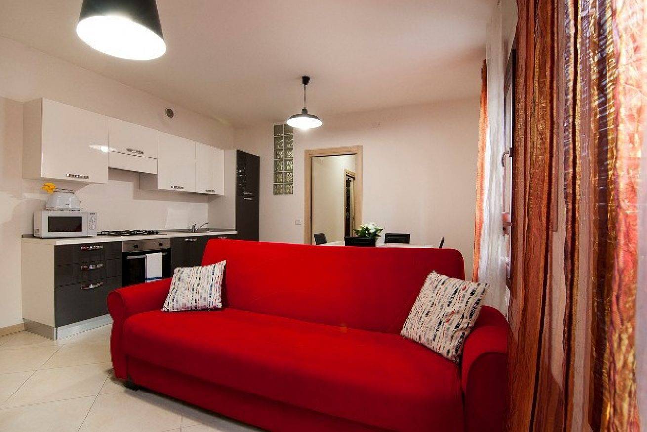 Appartamento intero, Spazioso e moderno appartamento con 5 posti letto nel quartiere di San Zeno. in Centro Storico, Verona