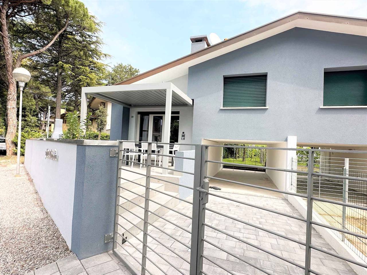 Apartamento vacacional entero, Apartamento vacacional cerca del mar con jardín privado  in Bibione, Provincia de Venezia