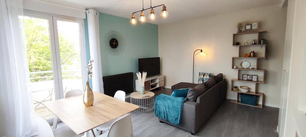 Gîte pour 4 personnes, avec balcon et vue à Saint-Priest - 3