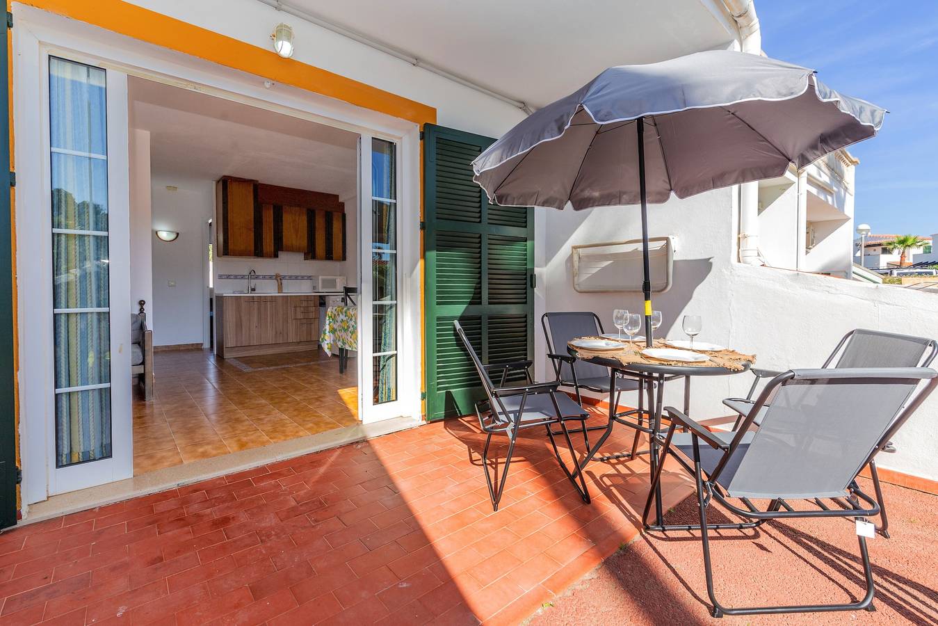 Entire apartment, Apartment 'Bon Repós B5' with Shared Pool, Private Terrace and Wi-Fi in Cala en Bosc, Ciutadella