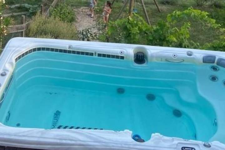 Location de vacances pour 8 personnes, avec vue ainsi que jardin et piscine, animaux acceptés à Cazes-Mondenard - 2