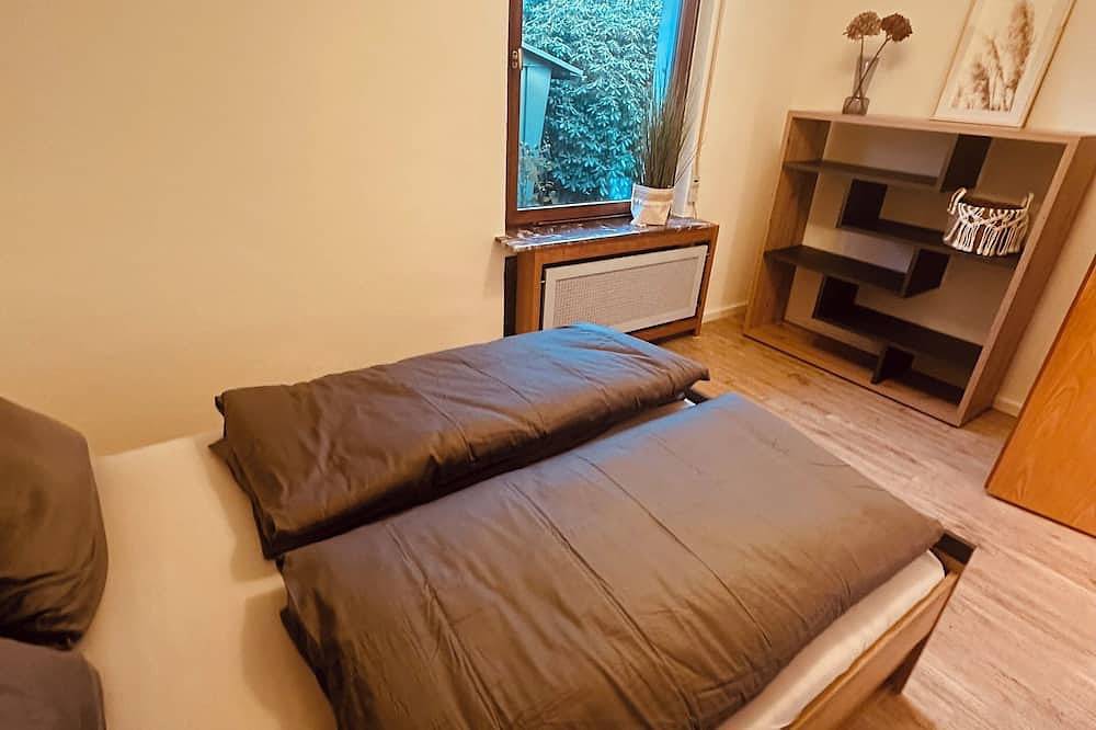 Ganze Wohnung, Gemütliche Ferienwohnung im Grünen für erholsame Auszeiten, ruhig, zentrumsnah in Holzminden, Landkreis Holzminden