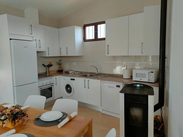 Chalet para 4 personas, con jardín además de vistas y piscina, Se admiten mascotas en Montes de Toledo - 2