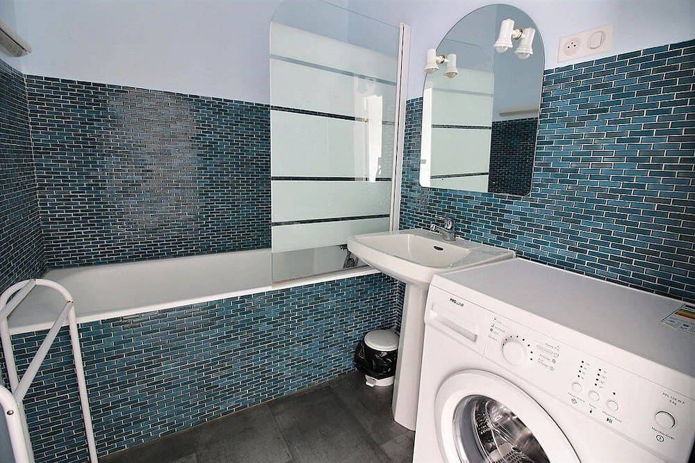 Entire apartment, Reale C1: Seafront apartment for 4 people on 1st floor with balcony and Wifi in Hardelot Plage, Neufchâtel-Hardelot