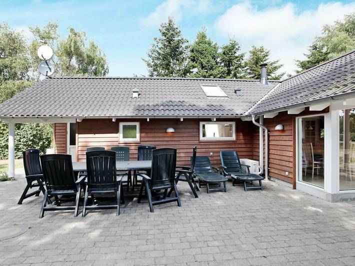 Ferienhaus für 12 Personen, mit Terrasse und Whirlpool sowie Sauna, kinderfreundlich in Kramnitse - 2