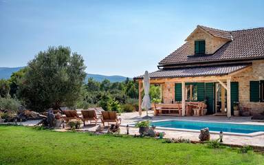 Villa mit pool für 12 Personen, mit Garten und Terrasse auf Hvar
