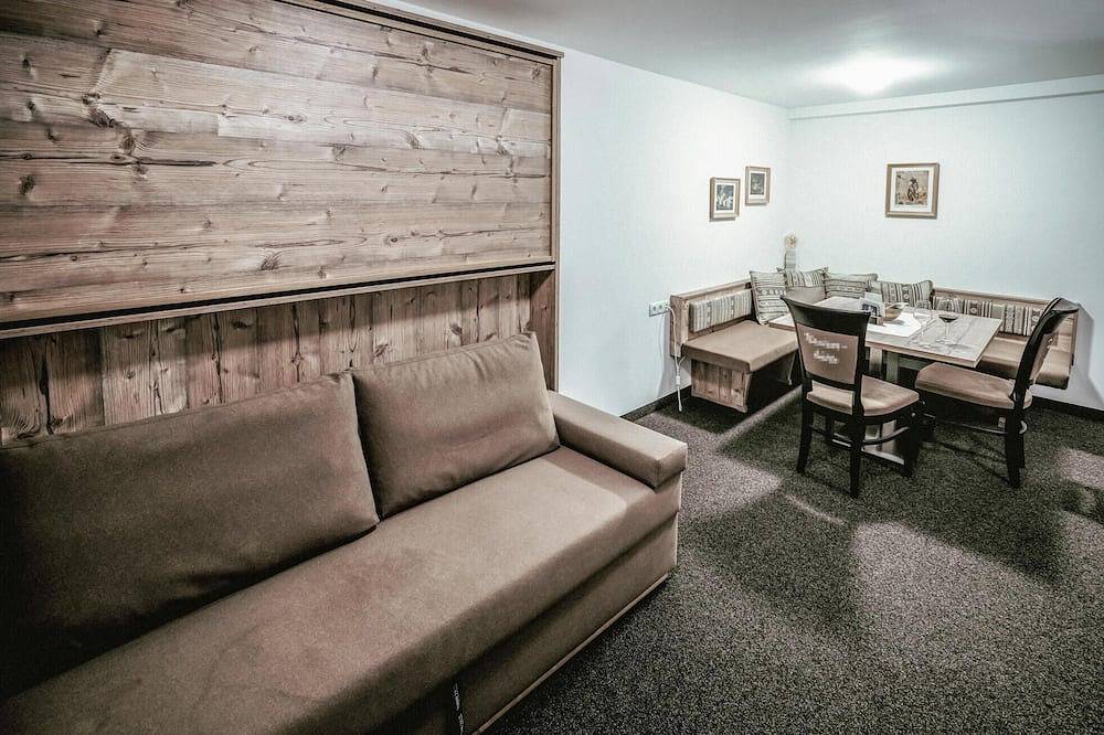 Ganze Wohnung, Ferienwohnung auf 1700m Hoehe in Tuxer Alpen, Navis