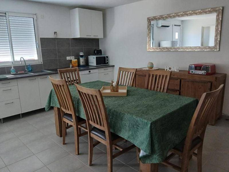 Appartement entier, Two-Bedroom Apartment in Prigonrieux, Périgord Pourpre