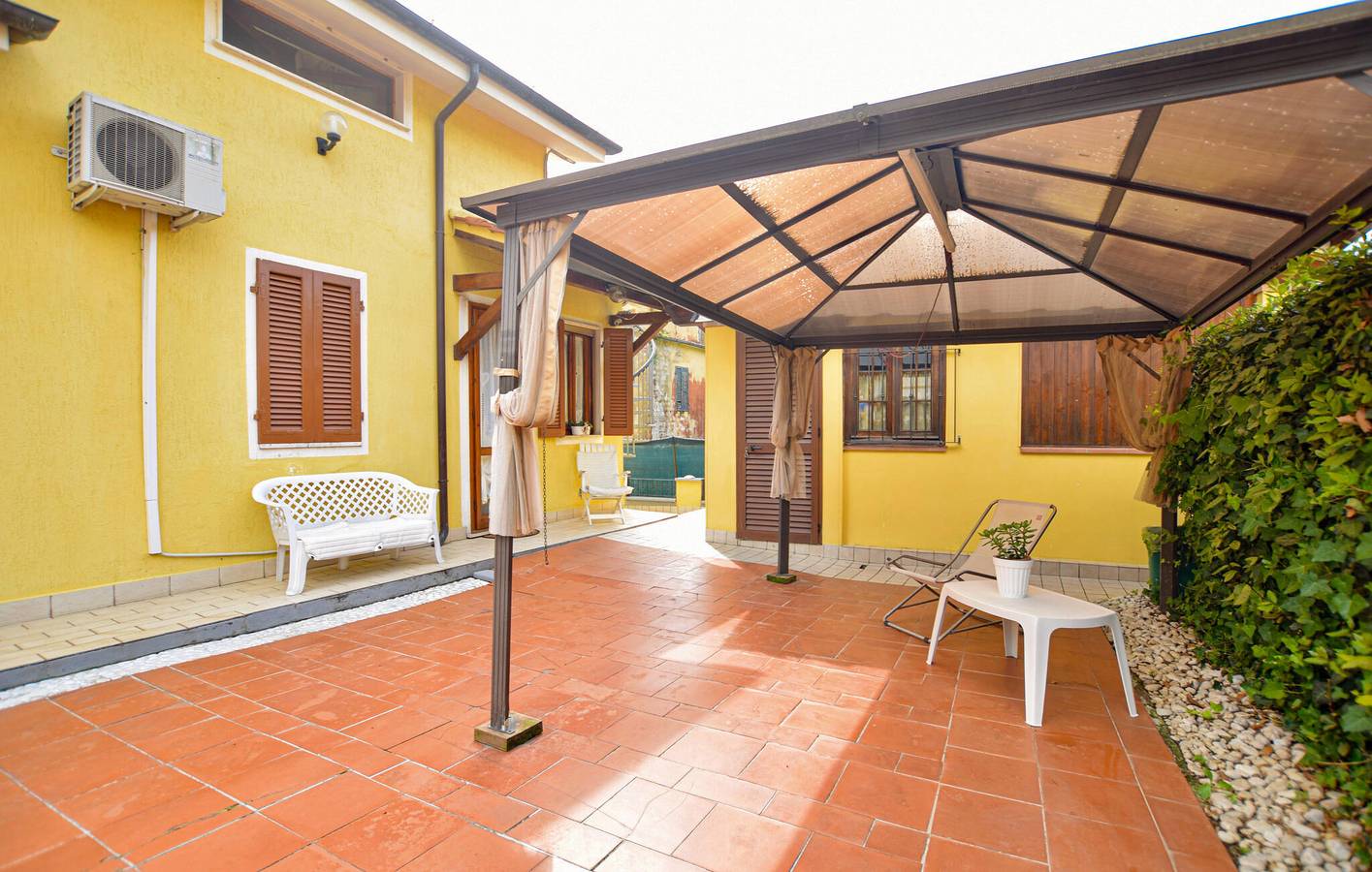 Ganze Ferienwohnung, Ferienvermietung: Massarosa 1km, AC, Parkplatz, Doppelbett in Massarosa, Italienische Riviera