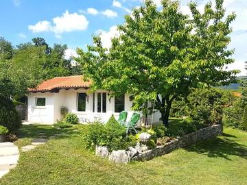 Location de vacances pour 2 personnes, avec vue et jardin, animaux acceptés à Vipava