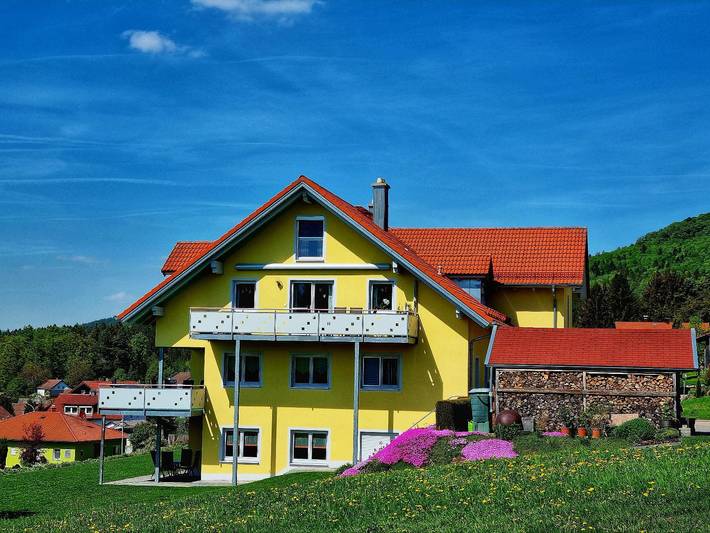 Ferienwohnung für 4 Personen, mit Balkon und Balkon/Terrasse sowie Terrasse und Garten in Waldmünchen
