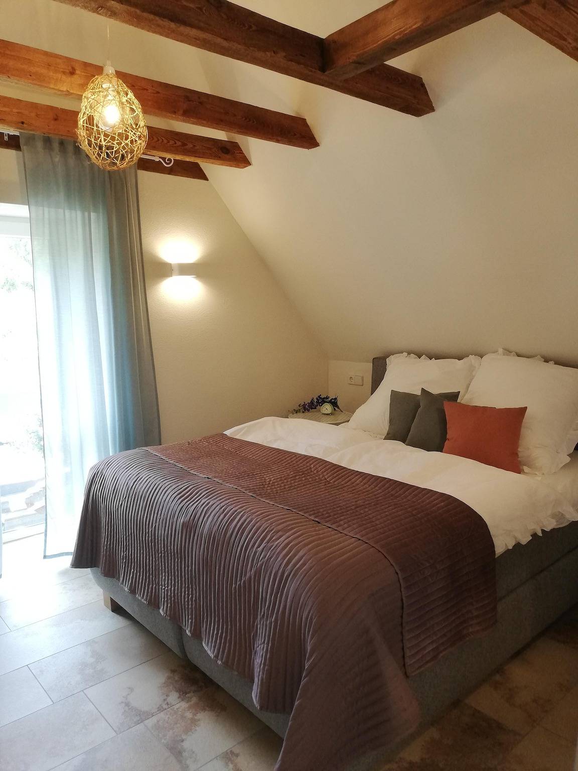 Ganze Ferienwohnung, Appartement/Fewo, Bad, Wc in Freyburg (Unstrut), Saale-Unstrut