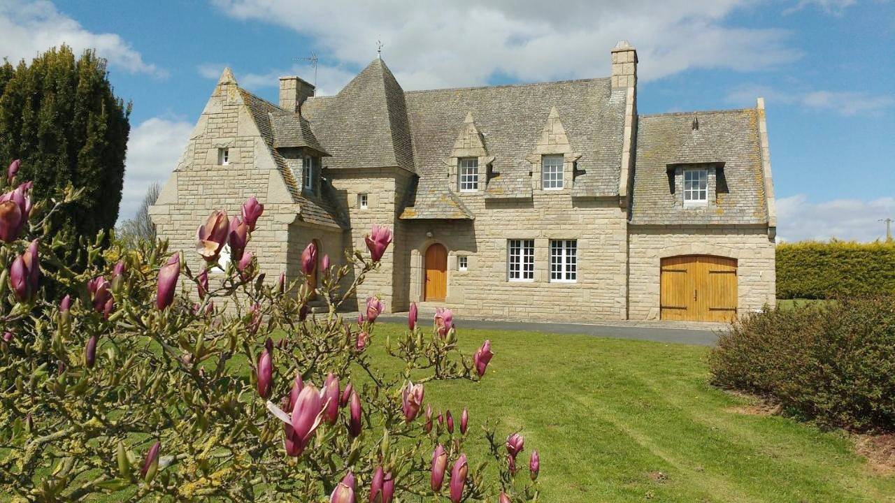 Double Room with Private Bathroom in Rospez, Région de Lannion
