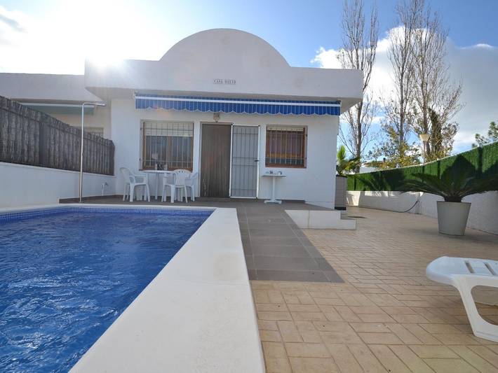 Location de vacances pour 6 personnes, avec piscine et terrasse à Riumar - 3