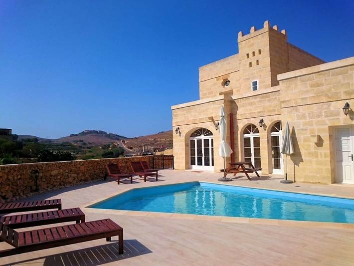 Villa für 9 Personen, mit Pool und Balkon sowie Ausblick, kinderfreundlich - 1