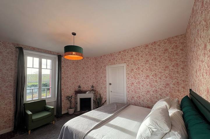 Location de vacances pour 12 personnes, avec piscine et jardin, animaux acceptés à Saint-Pierre-de-Frugie - 3