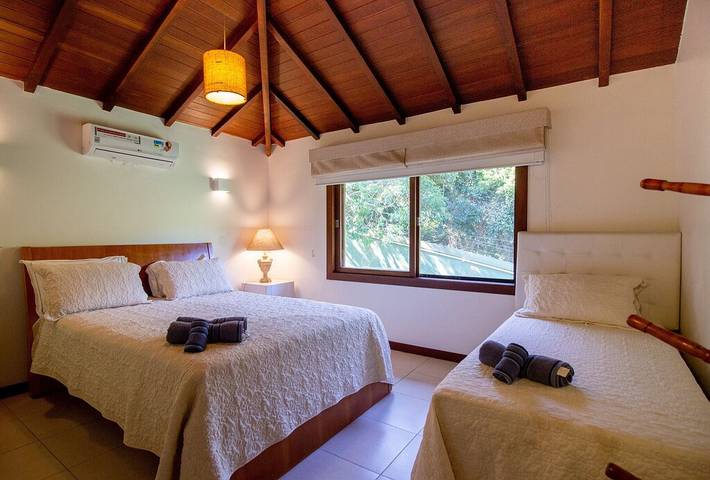 Casas e apartamentos de temporada para 12 pessoas, com jardim na Região dos Lagos