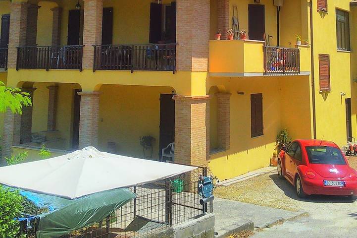 Ferienwohnung für 4 Personen, mit Garten und Balkon, mit Haustier