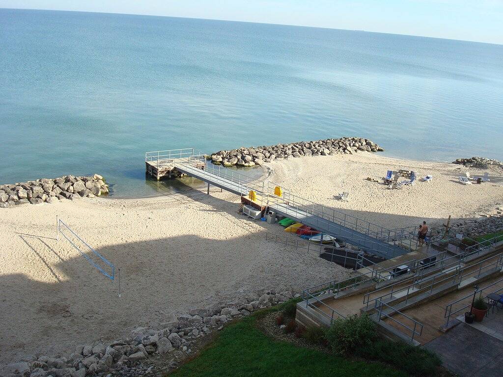 Ganze Wohnung, Familienspaß und schöne Aussicht auf den Eriesee. Perfekte Luxuswohnung / Hallenbad in Geneva-on-the-Lake, Ashtabula County