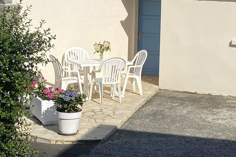 Appartement entier, Logement cocooning rénové à 2,2km de la plage de la banche à Binic in Pordic, Côte de Goëlo