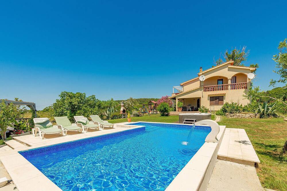 Awesome home in Ljubac in Ljubač (Dalmacia), Region de Zadar