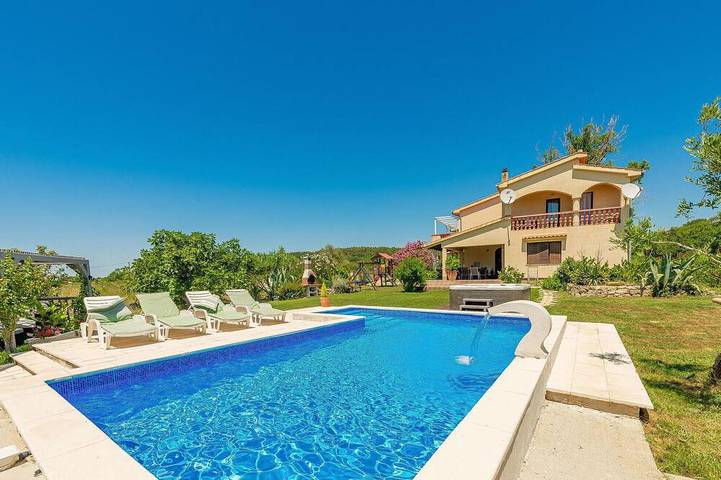 Casa de vacaciones para 11 personas, con balcón, Se admiten mascotas - 1