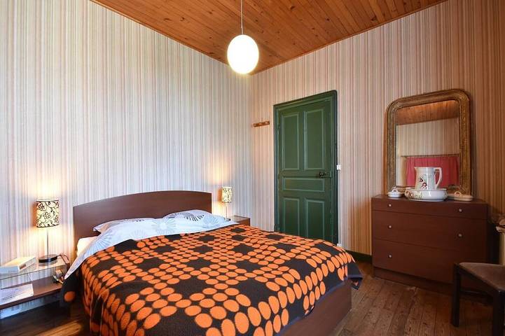 Location de vacances pour 8 personnes, avec piscine ainsi que jardin et terrasse à Martigny-le-Comte - 2