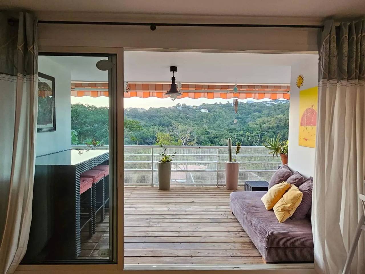 Appartement entier, Appartement spacieux près de Fort-de-France avec terrasse in Martinique