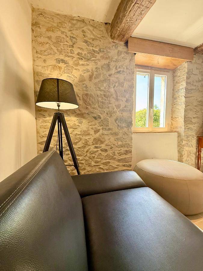 Location de vacances pour 3 personnes, avec vue à Canaules-et-Argentières