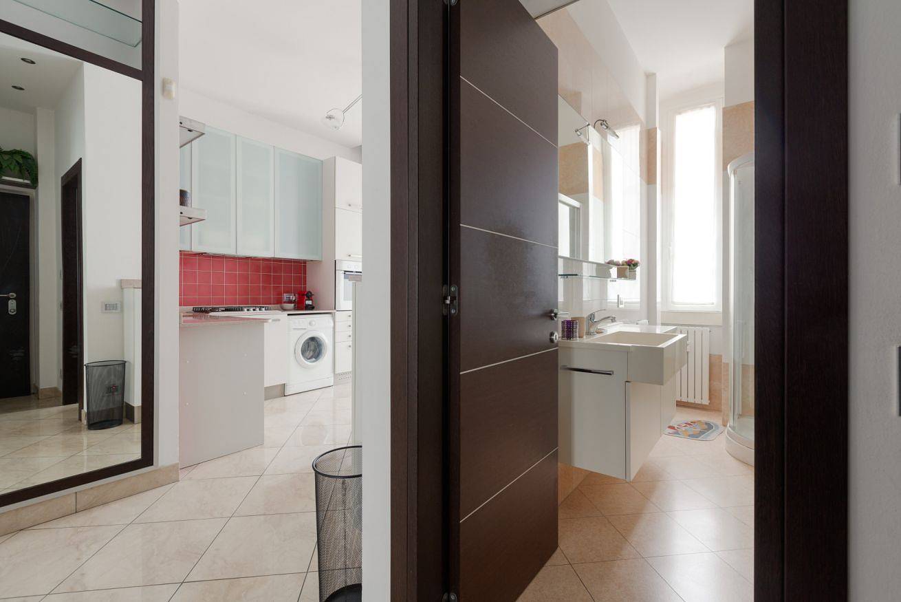 Entire apartment, M4 Argonne Balcony Apartment in Milan, Milan Province