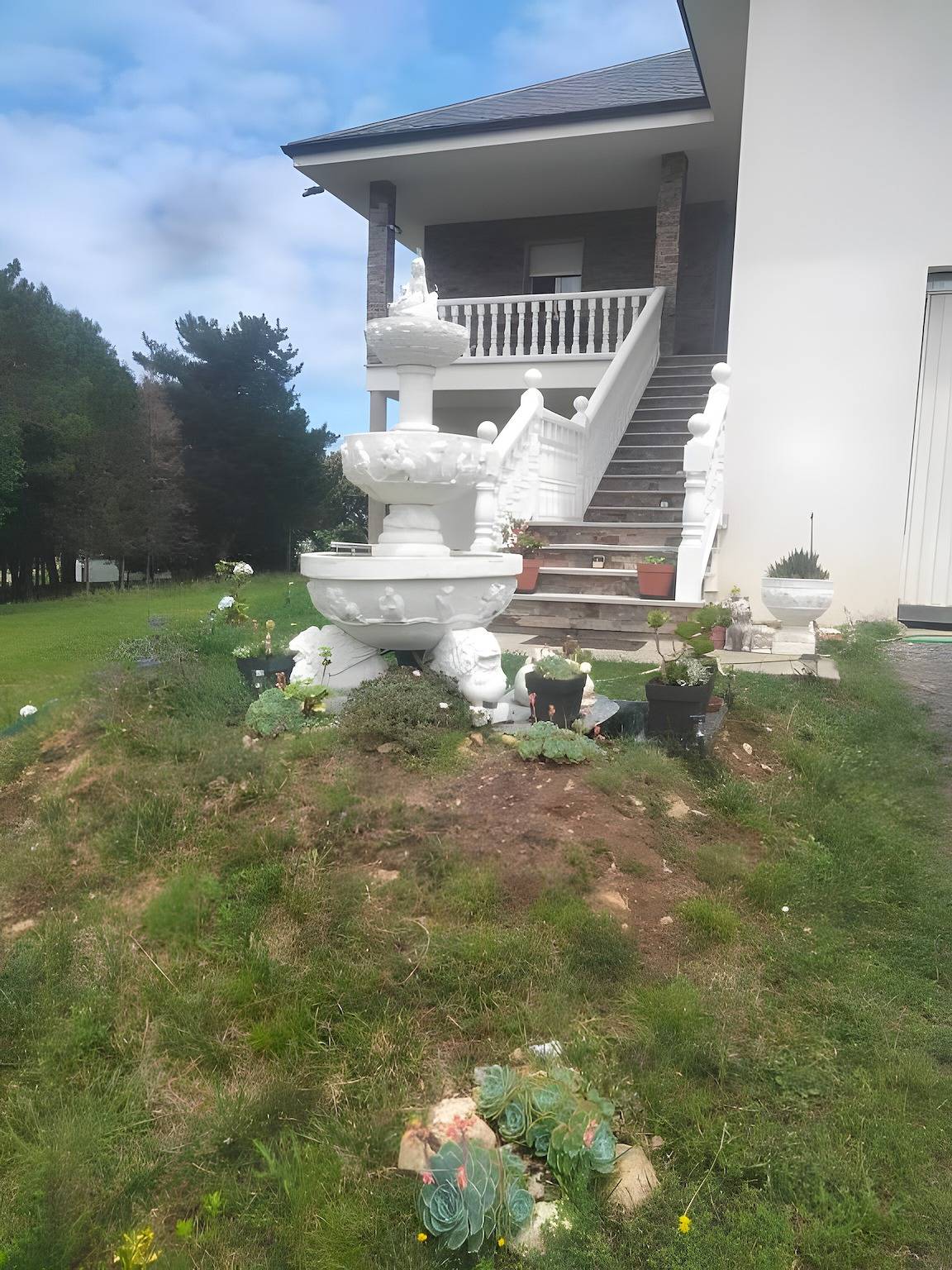 Appartement entier, Appartement 'La Fuente Ribadeo 1' avec vue montagne, Wi-Fi et climatisation in Ribadeo, A Mariña Lucense