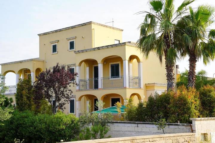 Chambre d’hôte pour 4 personnes, avec balcon et vue, animaux acceptés à Fasano - 2