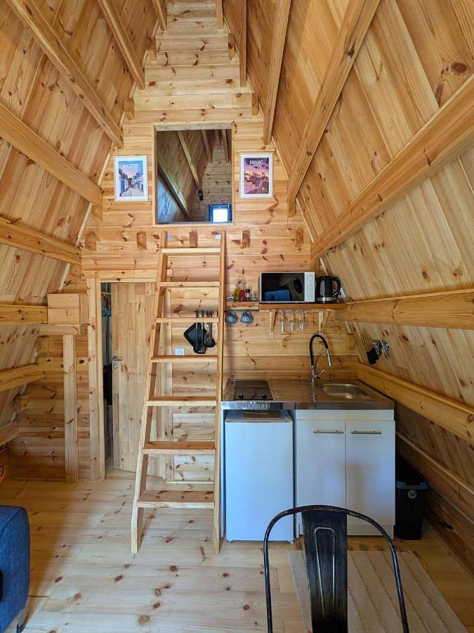 Gîte pour 4 personnes, avec Terrasse et Jardin ainsi que Piscine et Vue à Vivy - 2