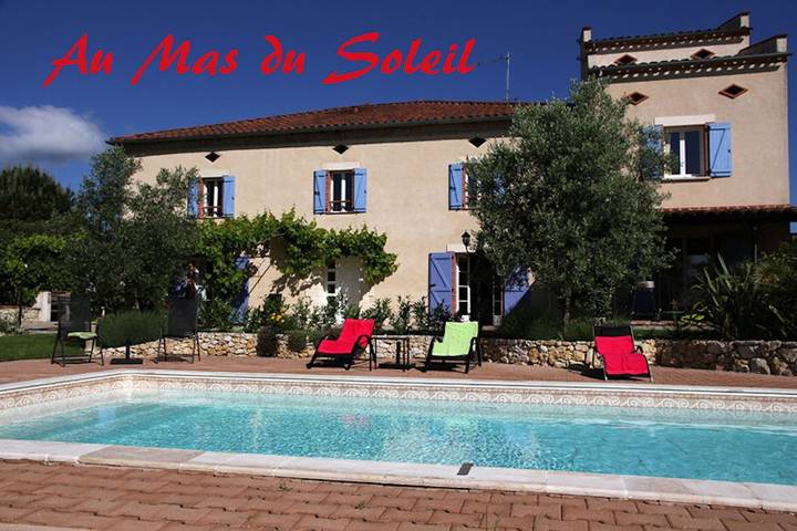 Cottage pour 2 personnes, avec jardin et piscine à Senouillac