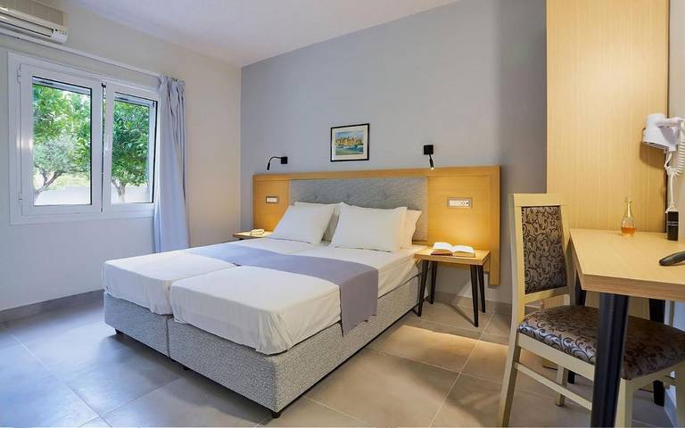 Holiday apartment for 3 people, with garden and view as well as pool, with pets in Malia