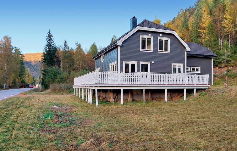 Ferienhaus für 8 Personen, mit Ausblick und Terrasse sowie Seeblick und Garten