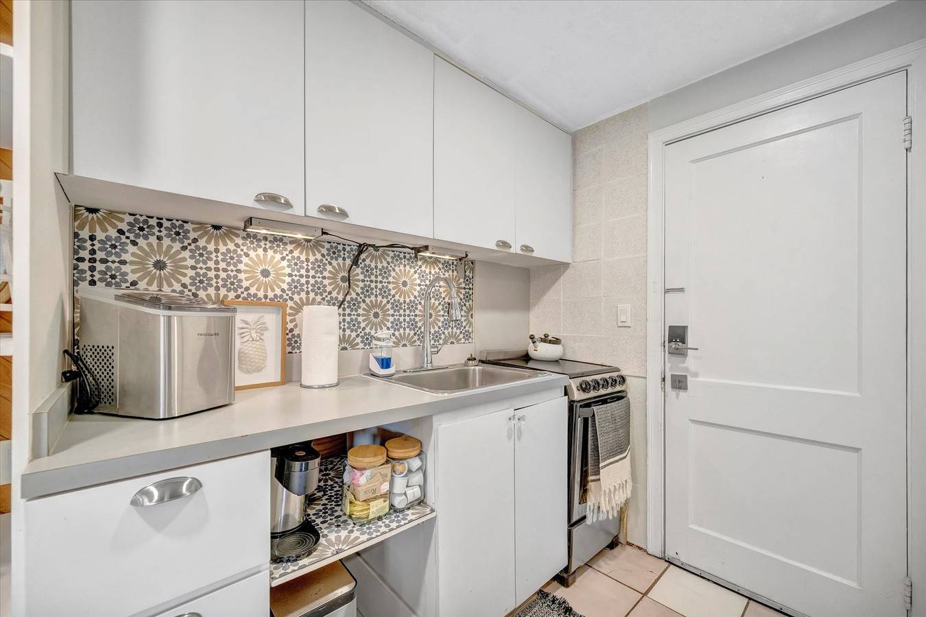 Estudio entero, Waterfront Corner Suite  Heated Pool  Near Beach in Clearwater Beach Island, Clearwater