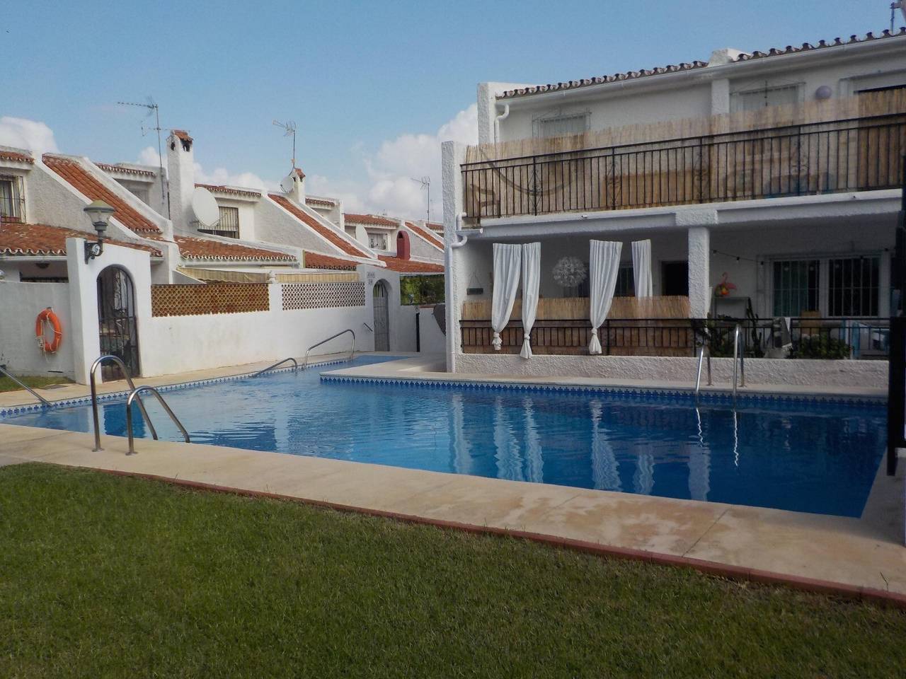 Villa Mar y Tranquilidad con piscina compartida, Wi-Fi y aire acondicionado in Torremolinos, Cordillera Penibética