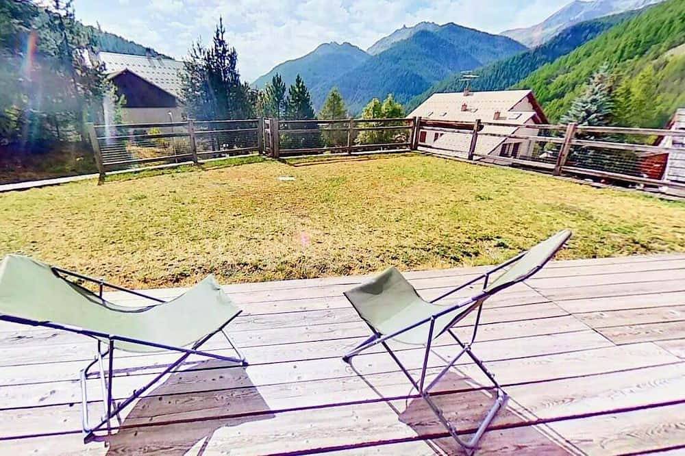 Entire apartment, Casa-Joubarbe Super 4p terrasse plein sud Arvieux! in Arvieux, Queyras