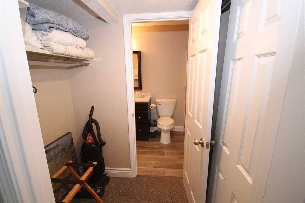 Ganze Wohnung, Alles Neu! Renoviert 2018, komplett neue Küche, Bad, Böden, Möbel und mehr! in Osage Beach, Lake of the Ozarks